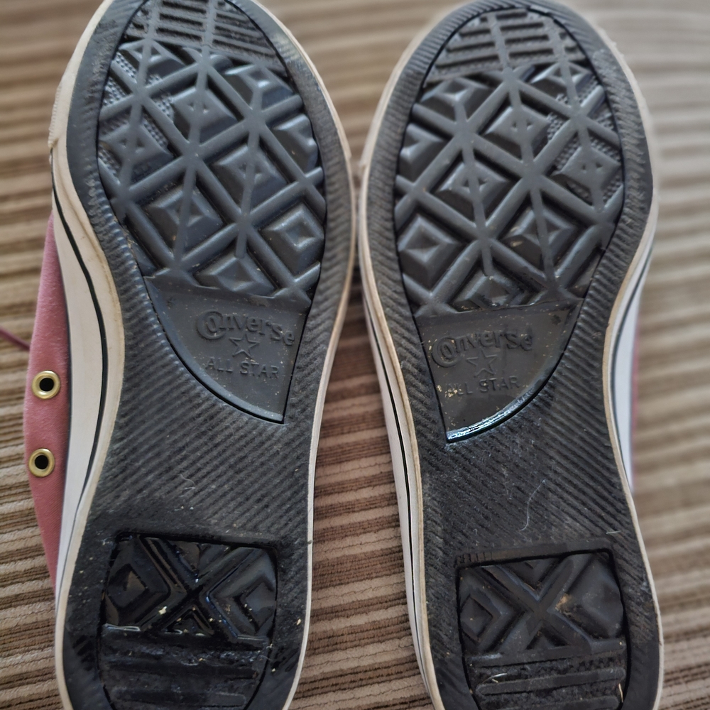 Converse Women's Pink Sneakers